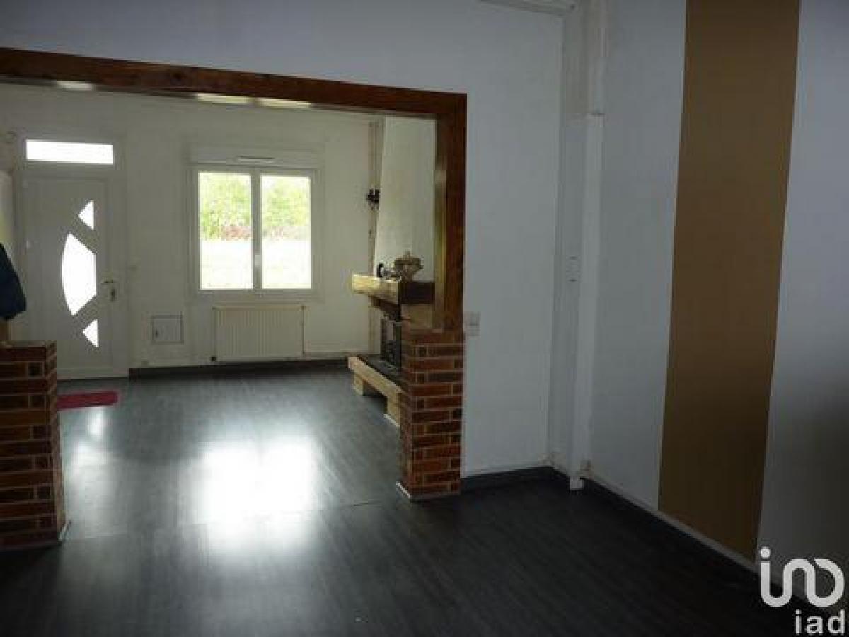 Picture of Home For Sale in Beauvais, Picardie, France