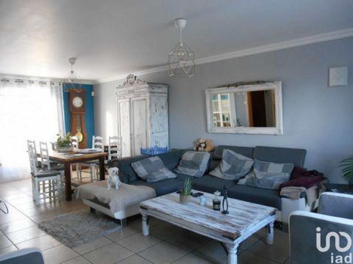 Picture of Home For Sale in Moulins, Auvergne, France