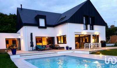 Home For Sale in Guidel, France