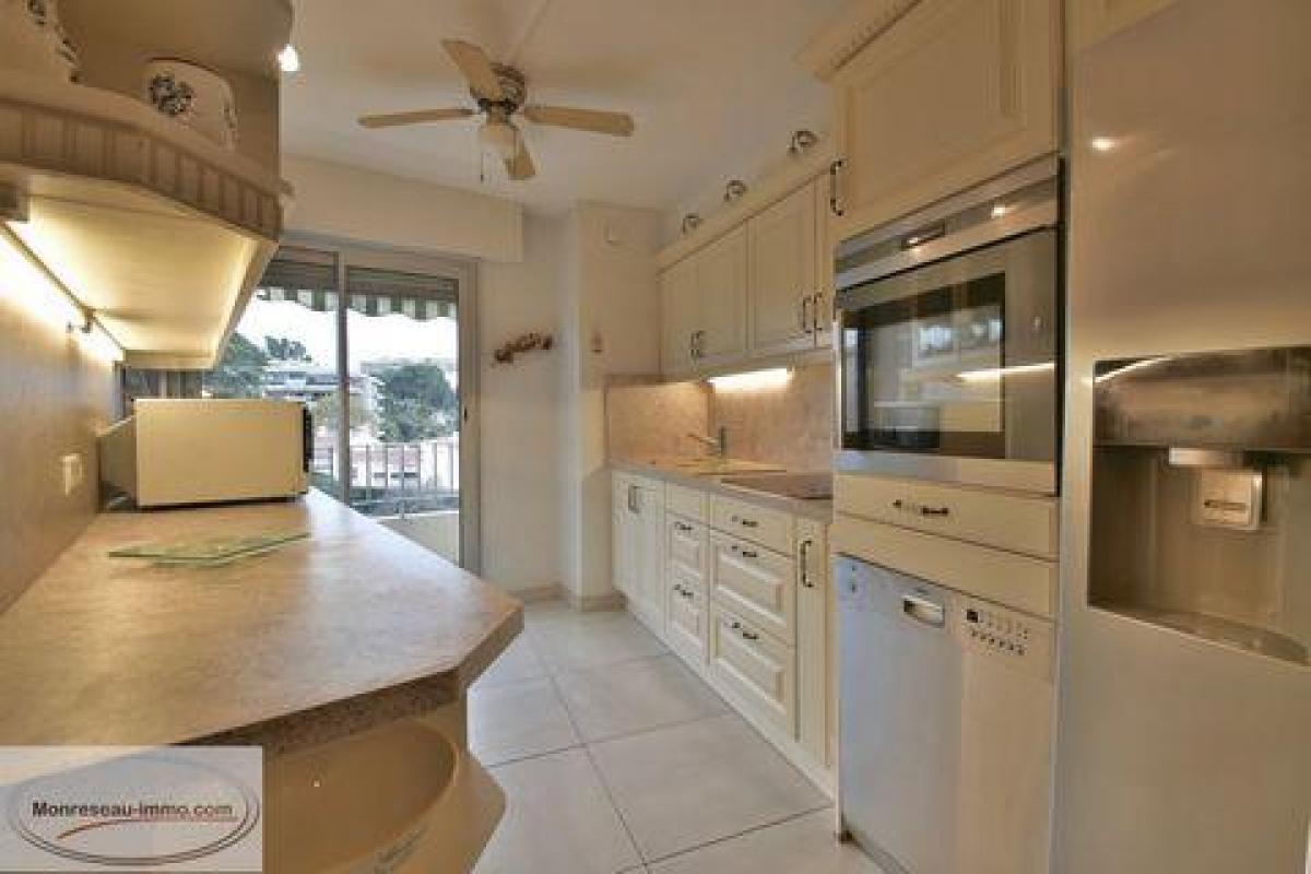 Picture of Condo For Sale in Le Cannet, Cote d'Azur, France