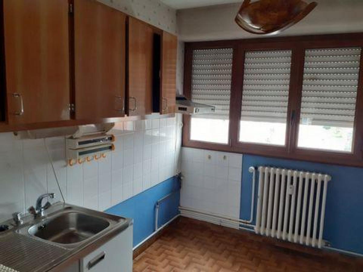 Picture of Condo For Sale in Chatellerault, Poitou Charentes, France