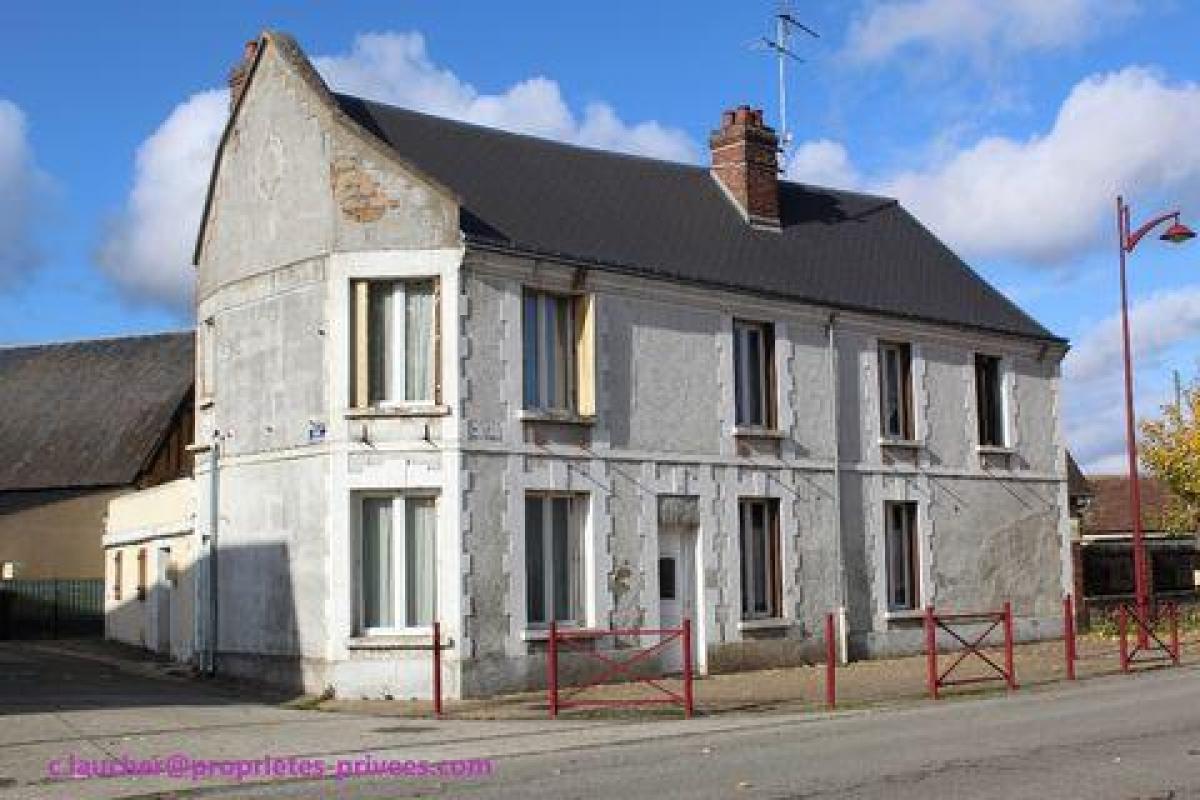 Picture of Home For Sale in Breteuil, Picardie, France