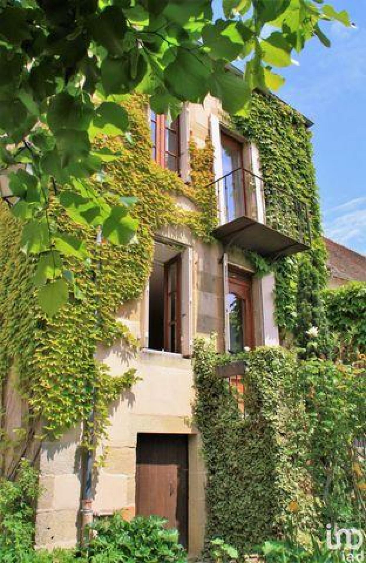 Picture of Home For Sale in Montmarault, Auvergne, France