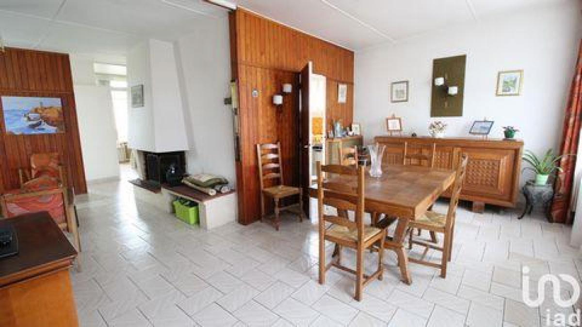 Picture of Home For Sale in Trappes, Centre, France