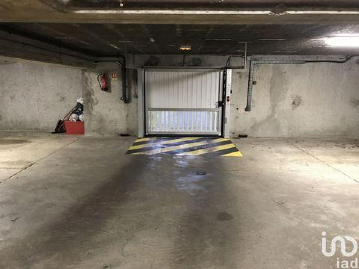 Picture of Retail For Sale in Metz, Lorraine, France