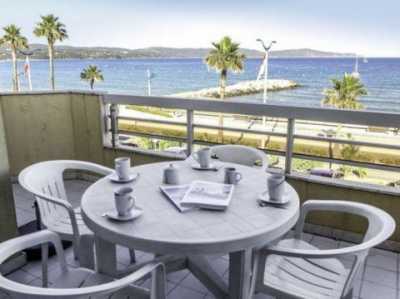 Apartment For Sale in Cavalaire Sur Mer, France