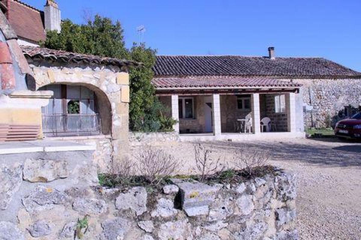 Picture of Home For Sale in Beaumont, Auvergne, France