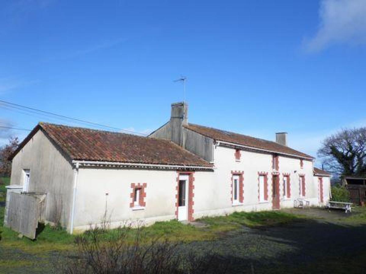 Picture of Home For Sale in Saint Paul Du Bois, Pays De La Loire, France