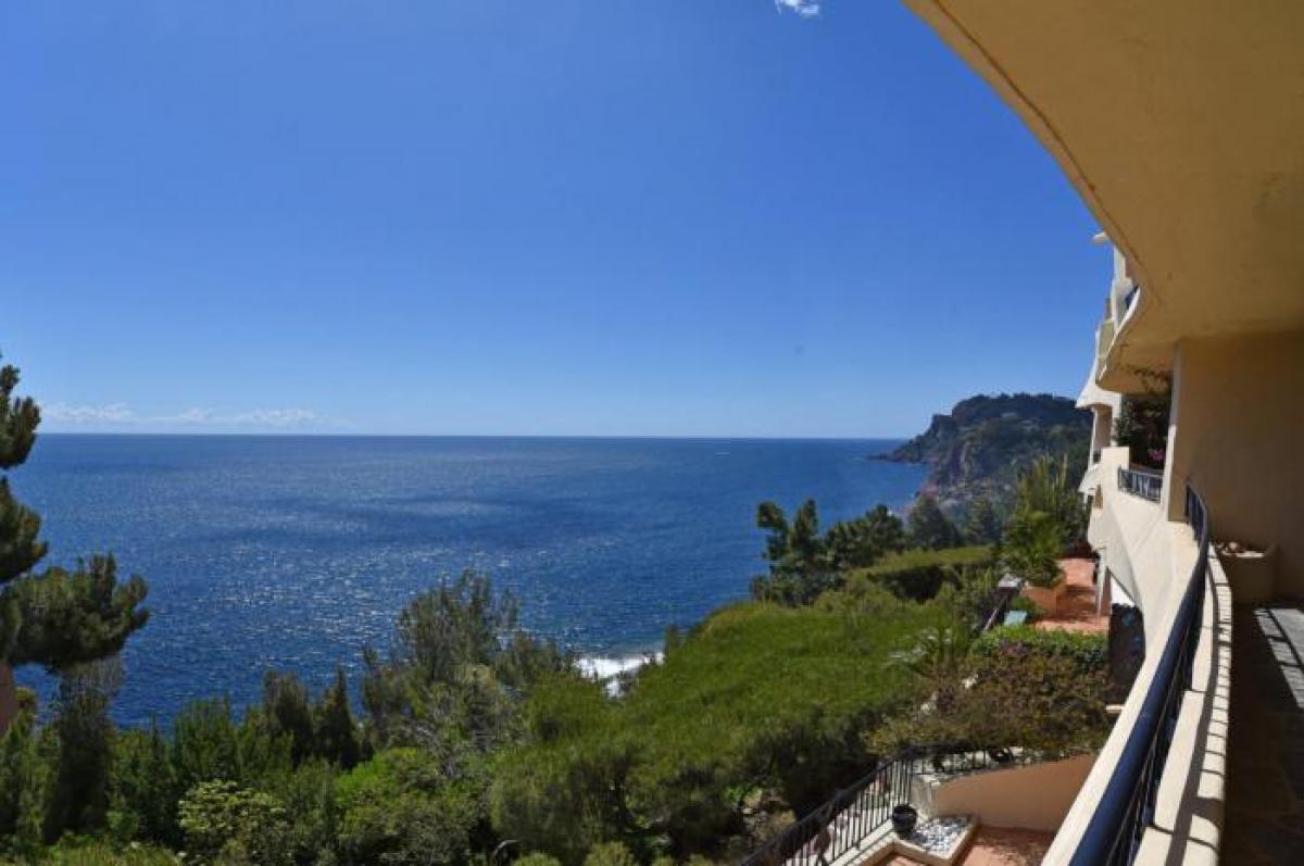 Picture of Apartment For Sale in Theoule-sur-mer, Cote d'Azur, France