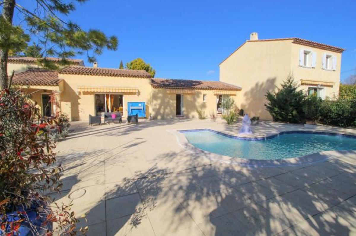 Picture of Villa For Sale in Montauroux, Cote d'Azur, France