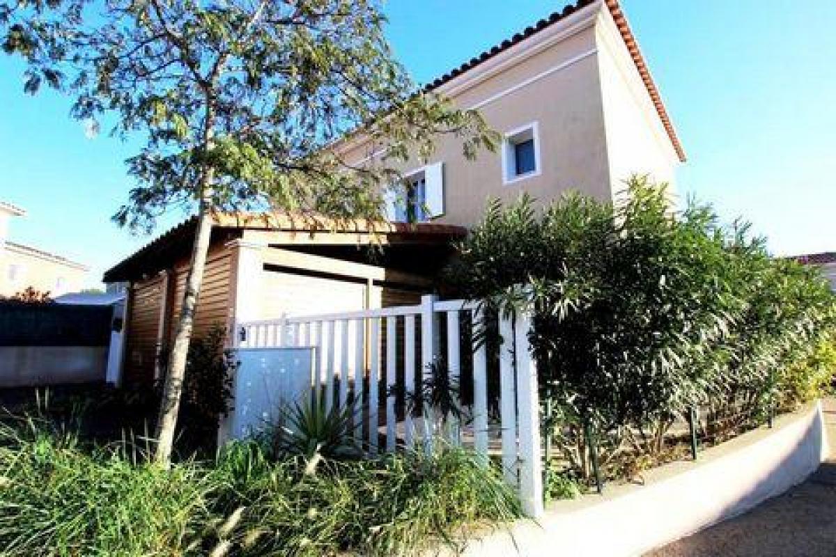 Picture of Home For Sale in Martigues, Provence-Alpes-Cote d'Azur, France