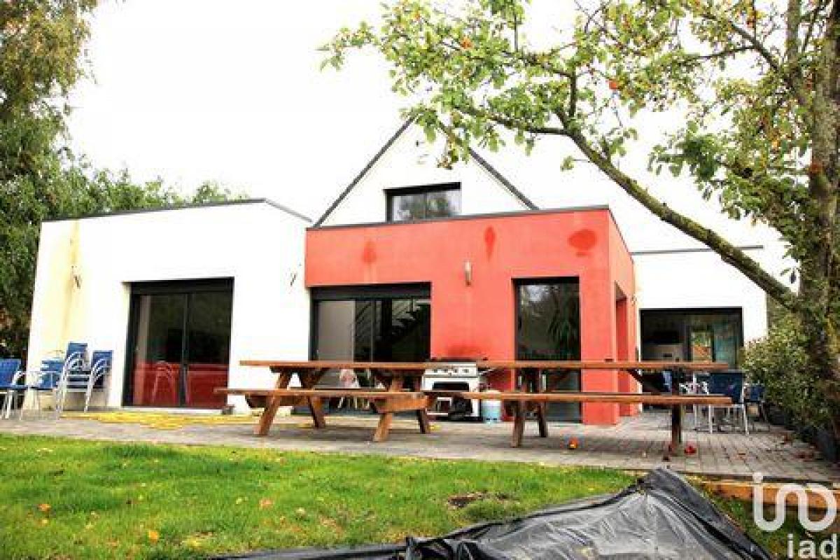 Picture of Home For Sale in Amiens, Picardie, France