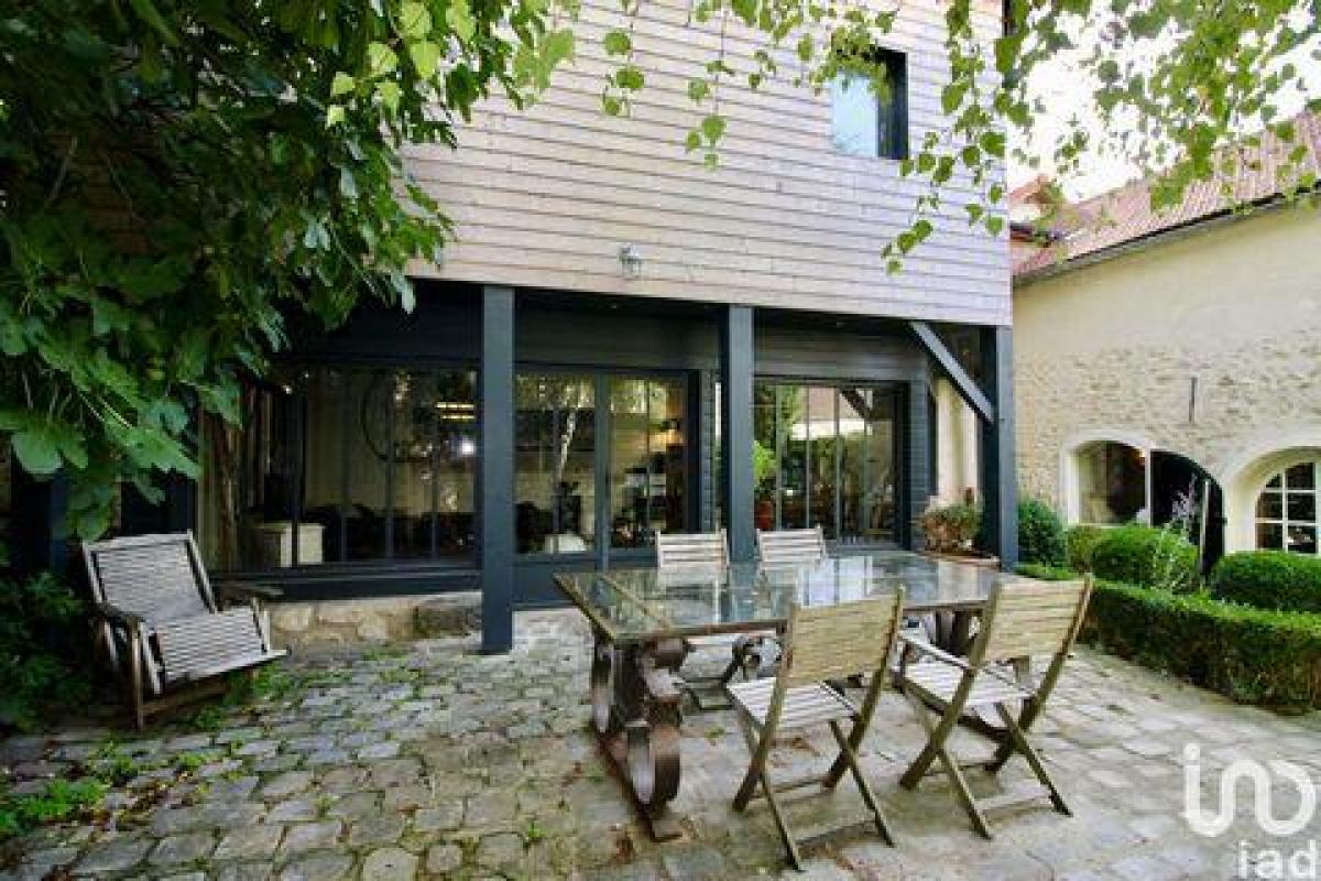 Picture of Home For Sale in Chavenay, Centre, France