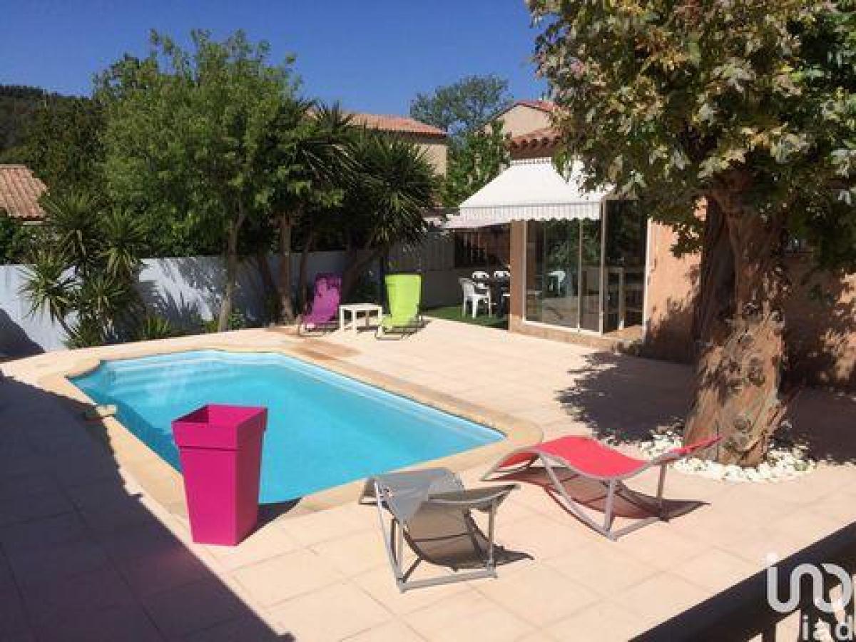 Picture of Home For Sale in SIX FOURS LES PLAGES, Cote d'Azur, France