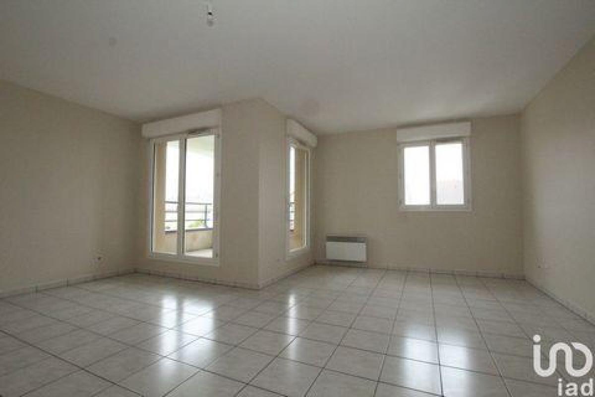 Picture of Condo For Sale in Amilly, Centre, France