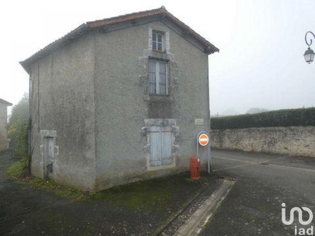 Picture of Home For Sale in La Boissiere En Gatine, Poitou Charentes, France