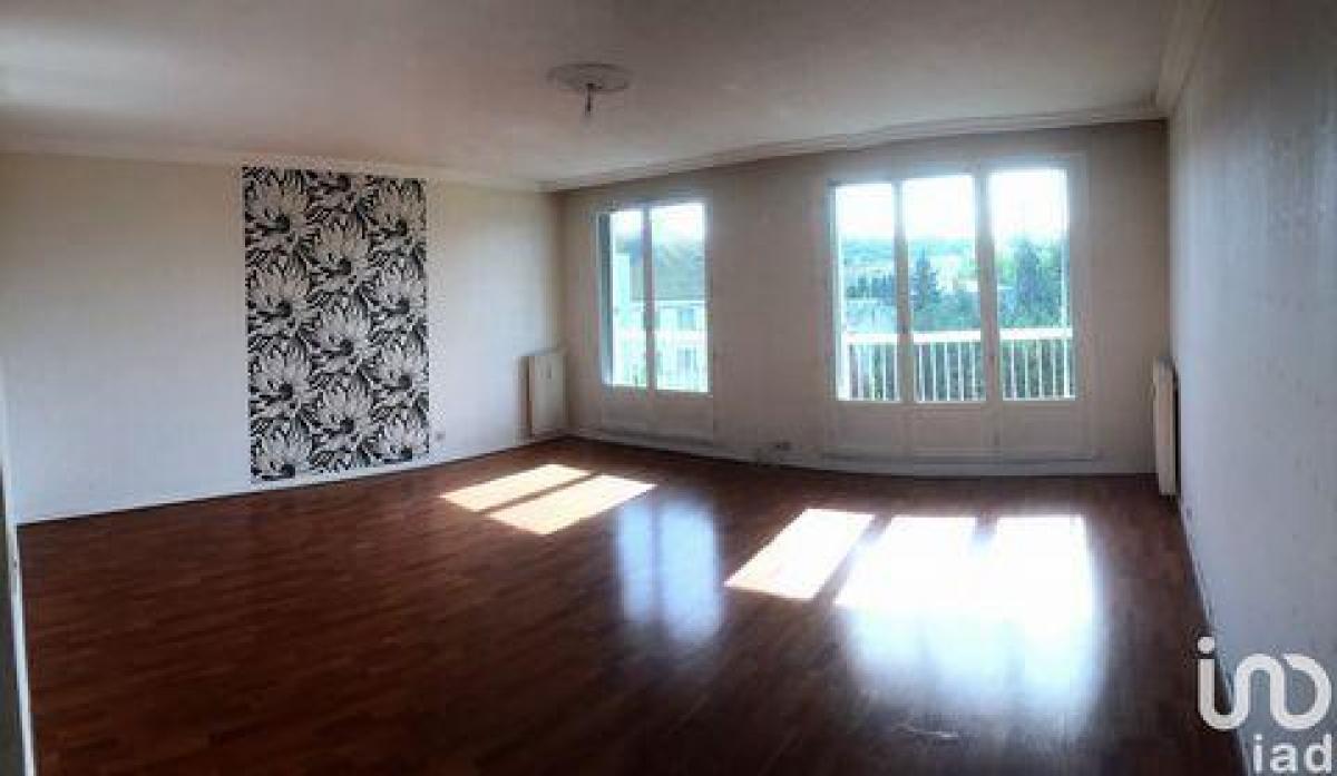 Picture of Condo For Sale in Creil, Picardie, France