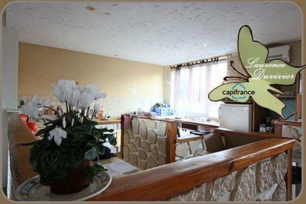 Picture of Home For Sale in La Chapelle Thireuil, Poitou Charentes, France