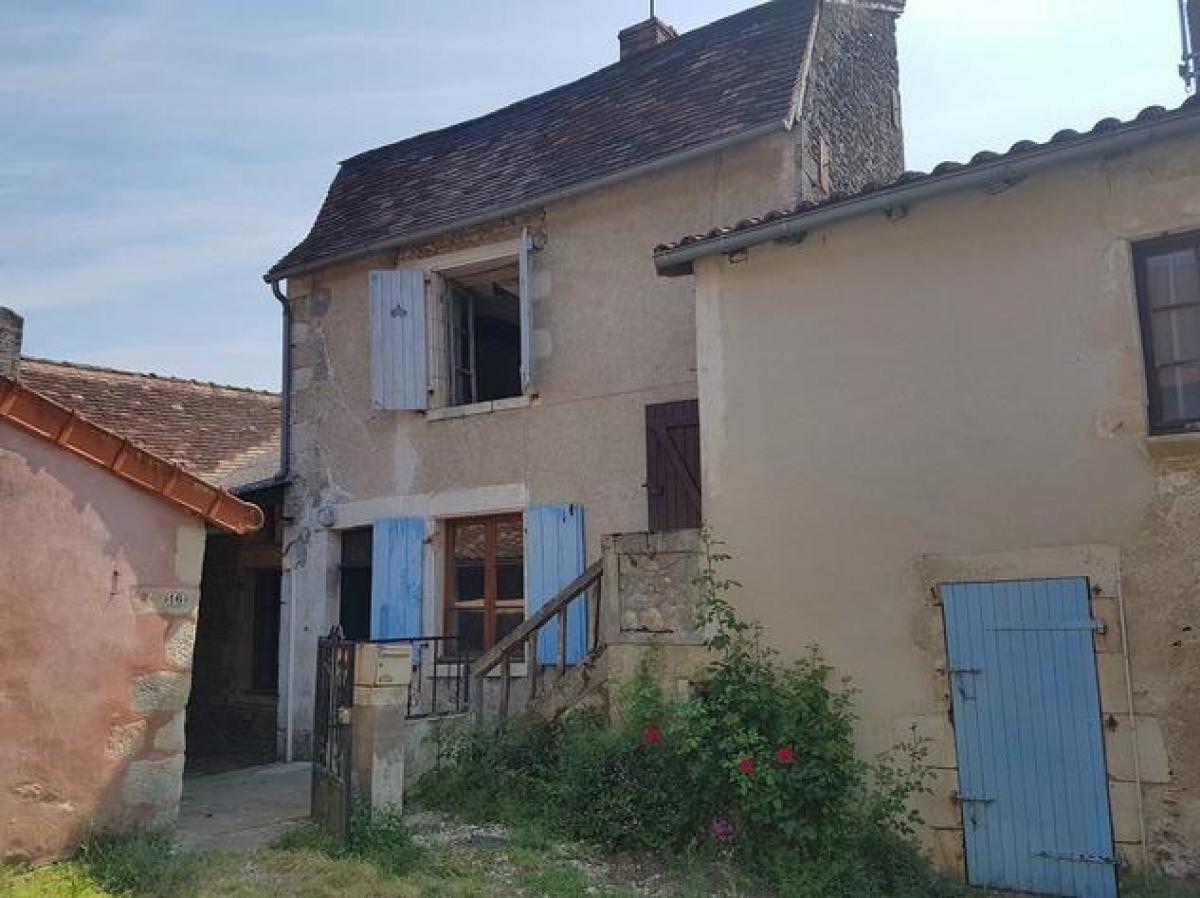 Picture of Home For Sale in Saint Savin, Poitou Charentes, France