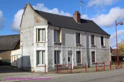 Home For Sale in Breteuil, France