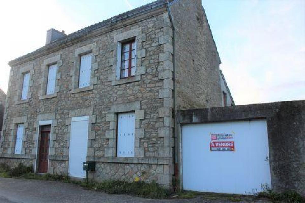 Picture of Home For Sale in Pontivy, Bretagne, France