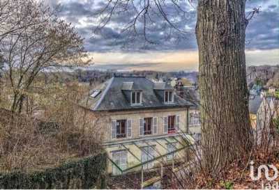 Home For Sale in Pierrefonds, France