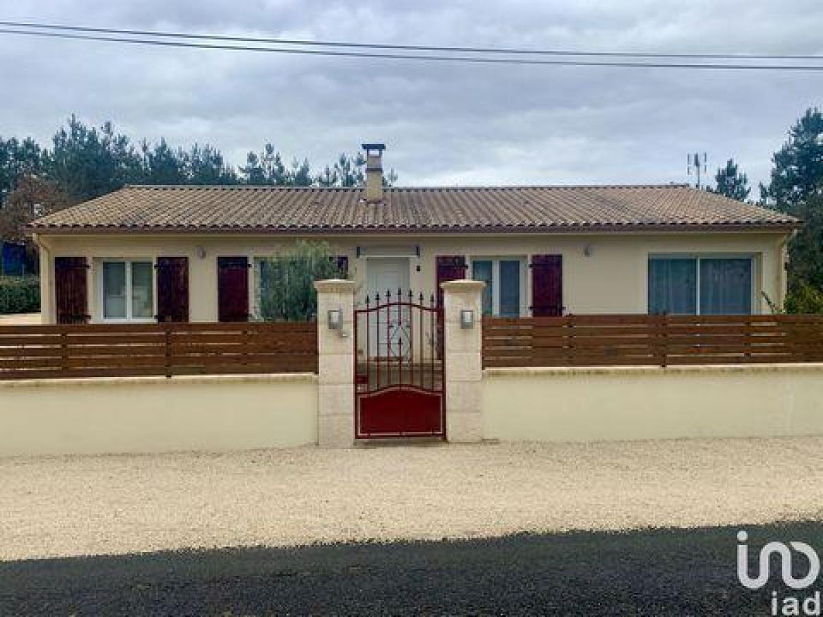 Picture of Home For Sale in Issac, Aquitaine, France