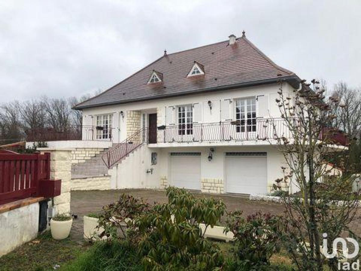 Picture of Home For Sale in Vichy, Auvergne, France