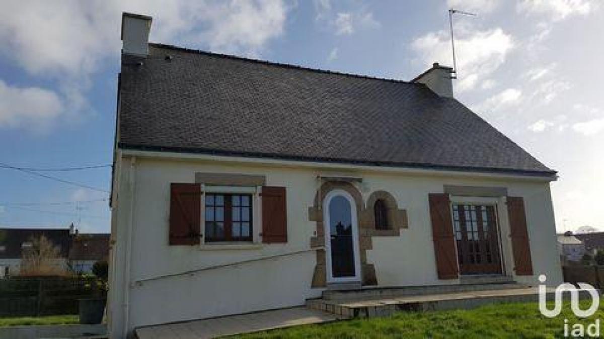 Picture of Home For Sale in Cleguerec, Morbihan, France
