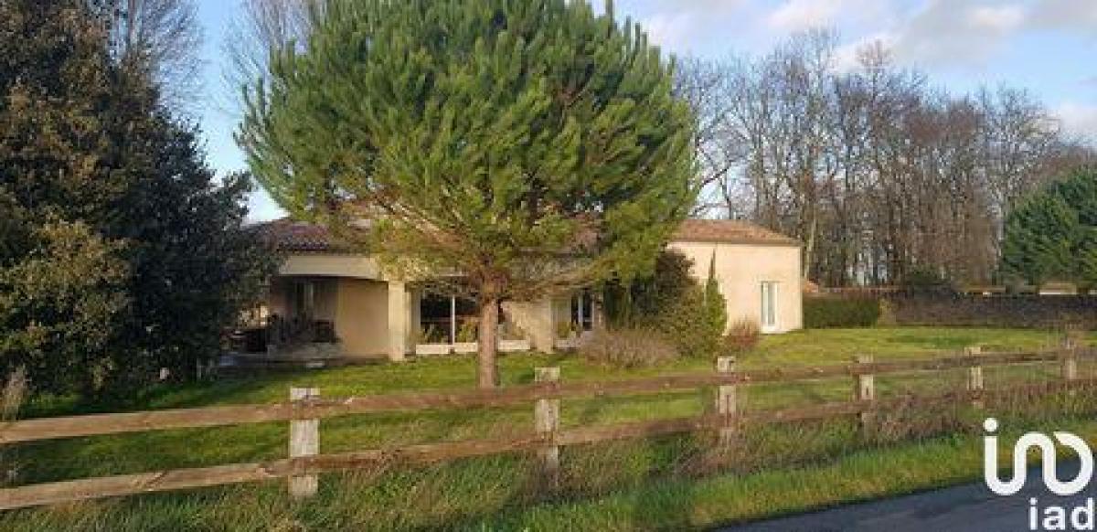 Picture of Home For Sale in Coutras, Aquitaine, France