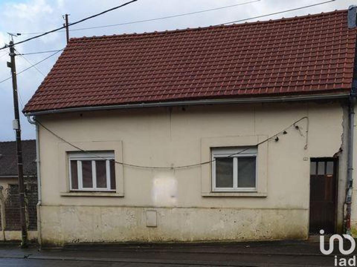 Picture of Home For Sale in Flixecourt, Picardie, France