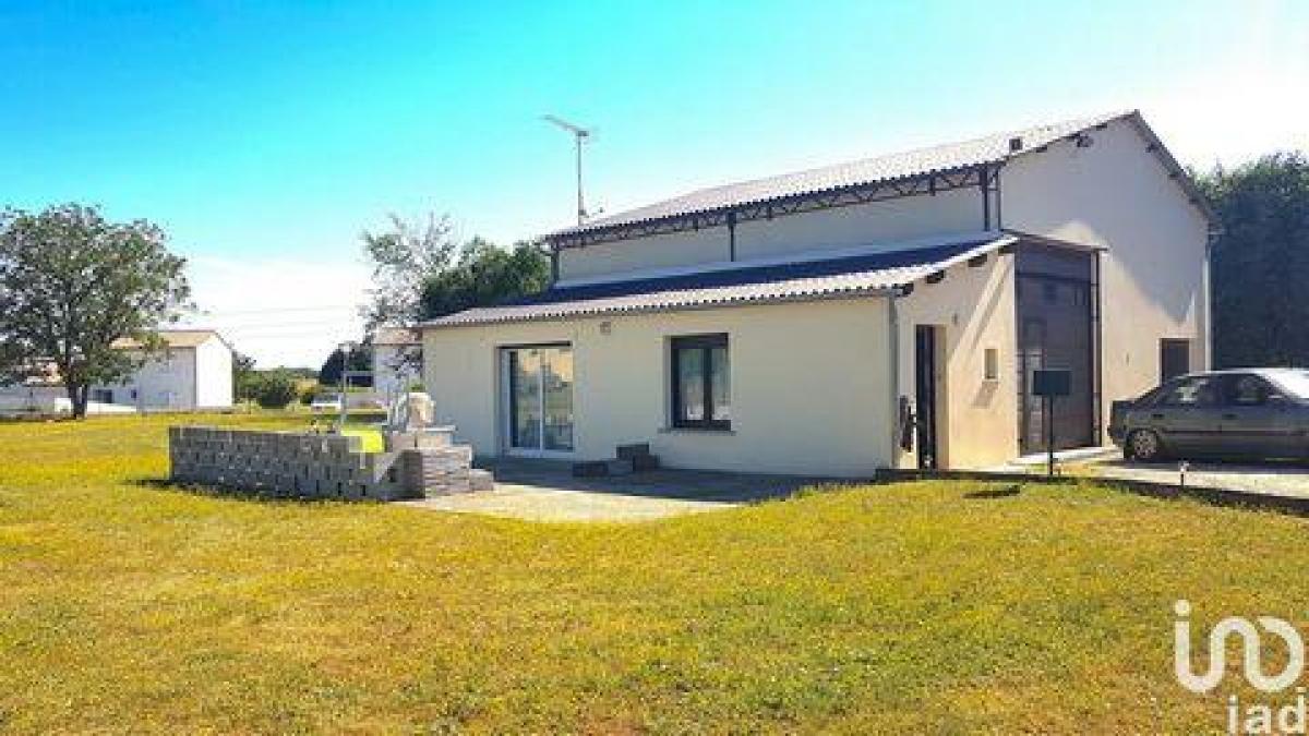 Picture of Home For Sale in Blanzay, Poitou Charentes, France