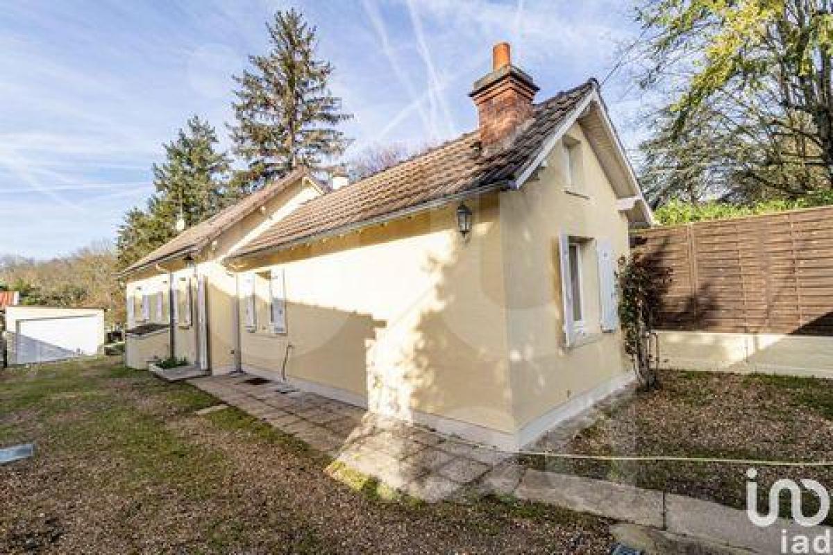 Picture of Home For Sale in Amilly, Centre, France