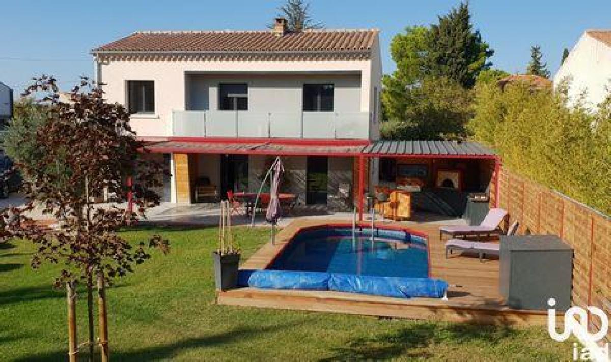 Picture of Home For Sale in Le Thor, Provence-Alpes-Cote d'Azur, France