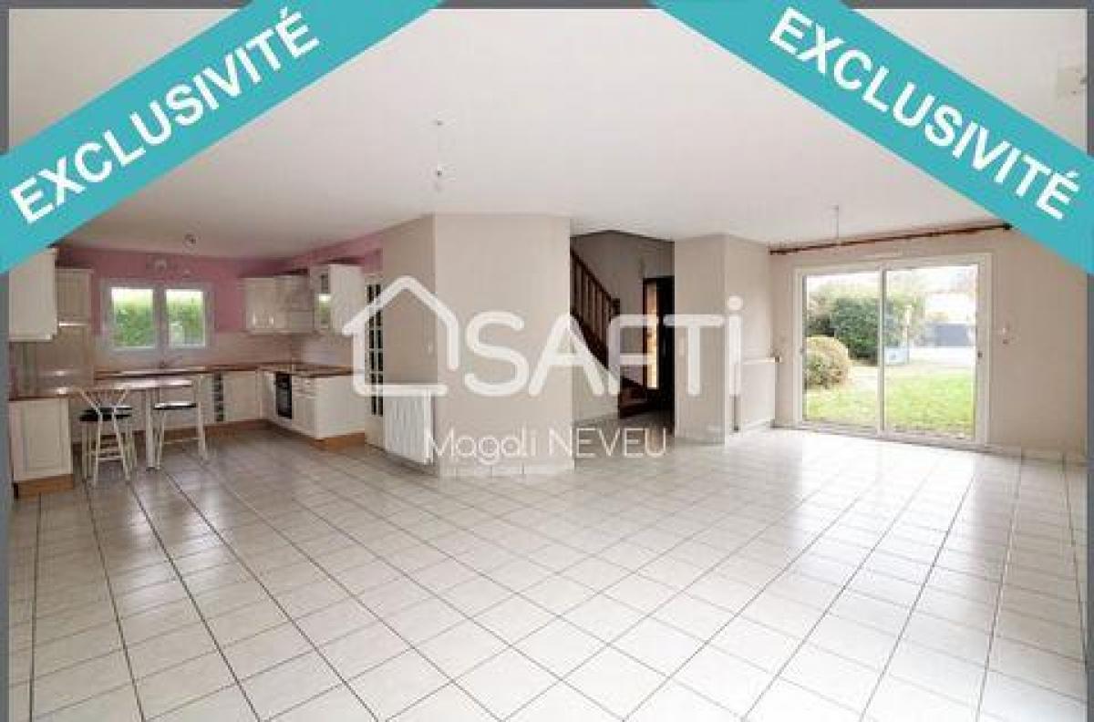 Picture of Home For Sale in Vitre, Bretagne, France