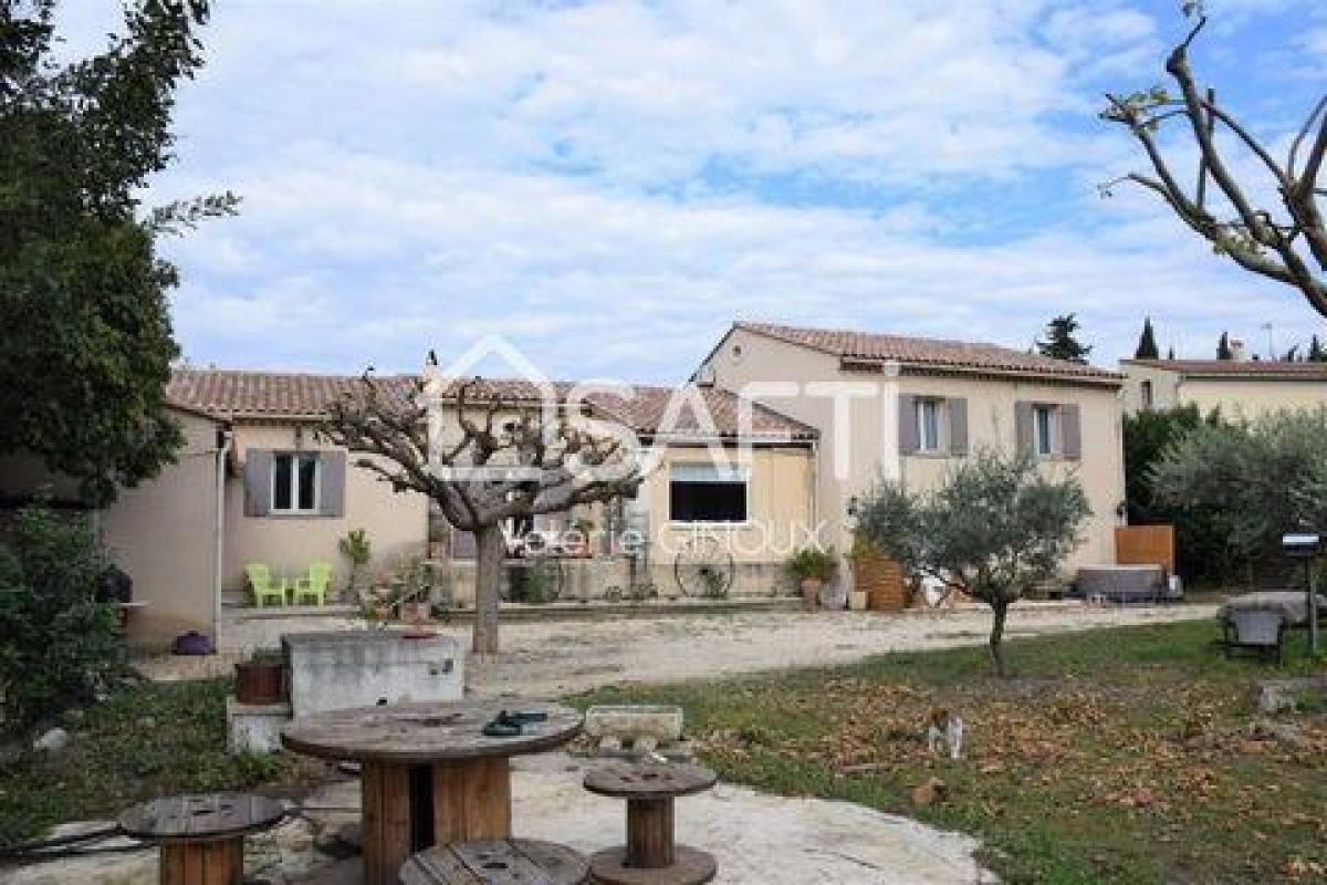 Picture of Home For Sale in Saint-Remy-de-Provence, Cote d'Azur, France