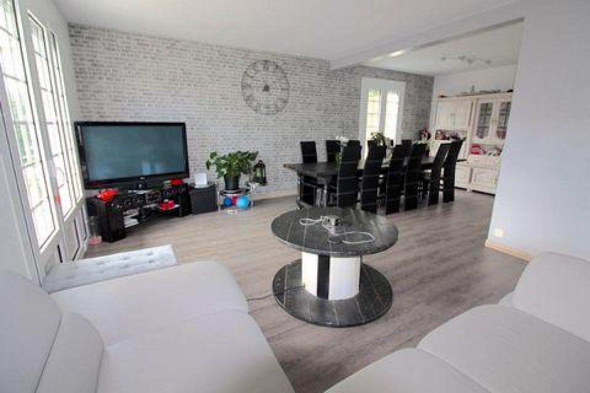 Picture of Home For Sale in Chevreuse, Centre, France