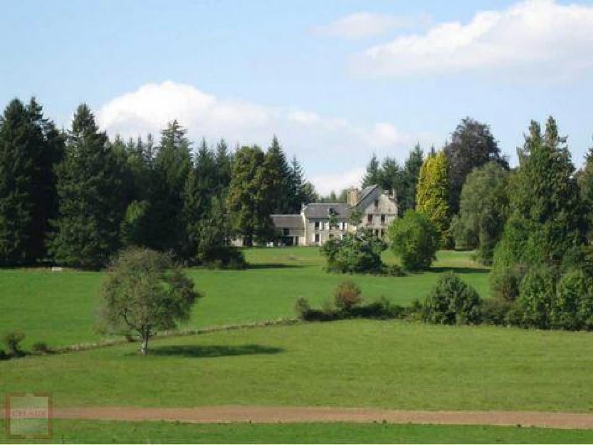 Picture of Home For Sale in Ussel, Limousin, France