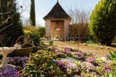 Farm For Sale in Beaune, France