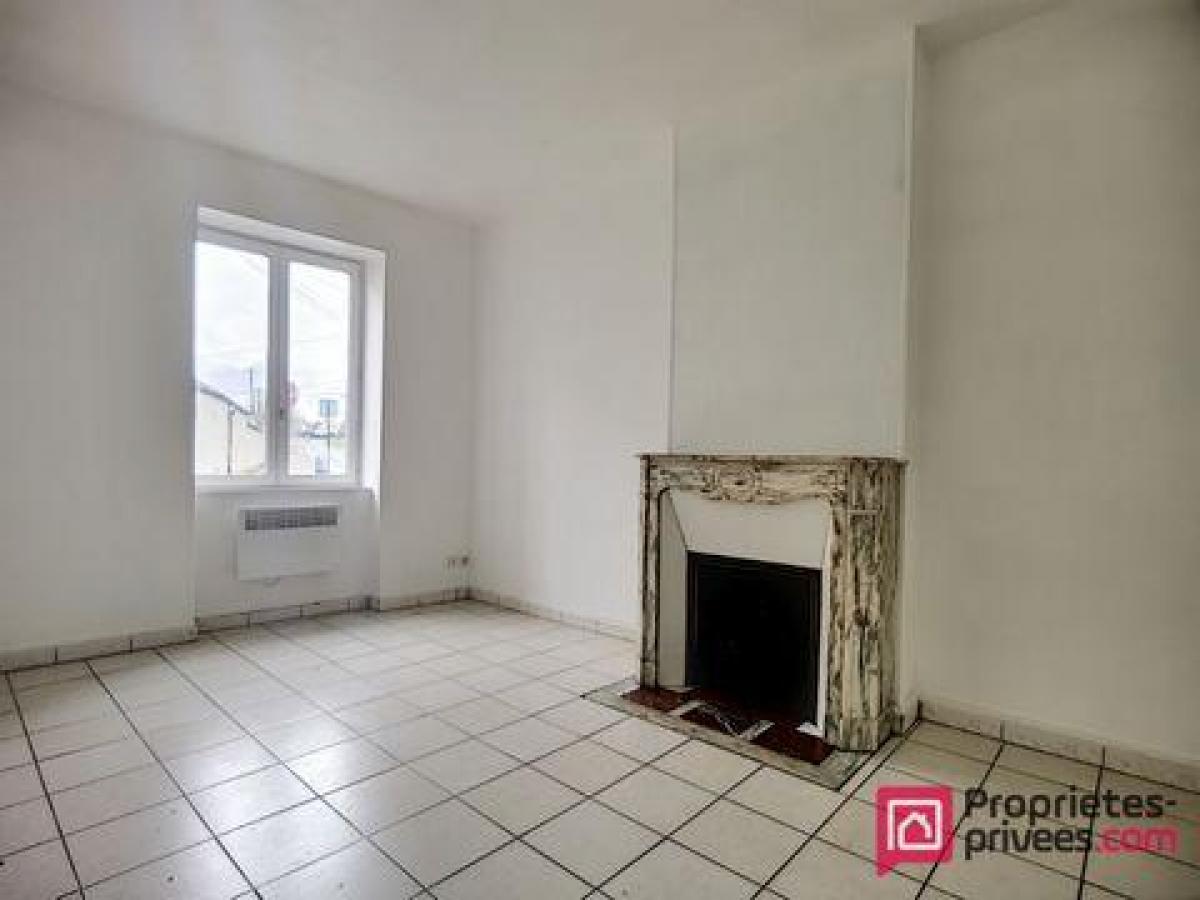 Picture of Apartment For Sale in Clermont, Picardie, France
