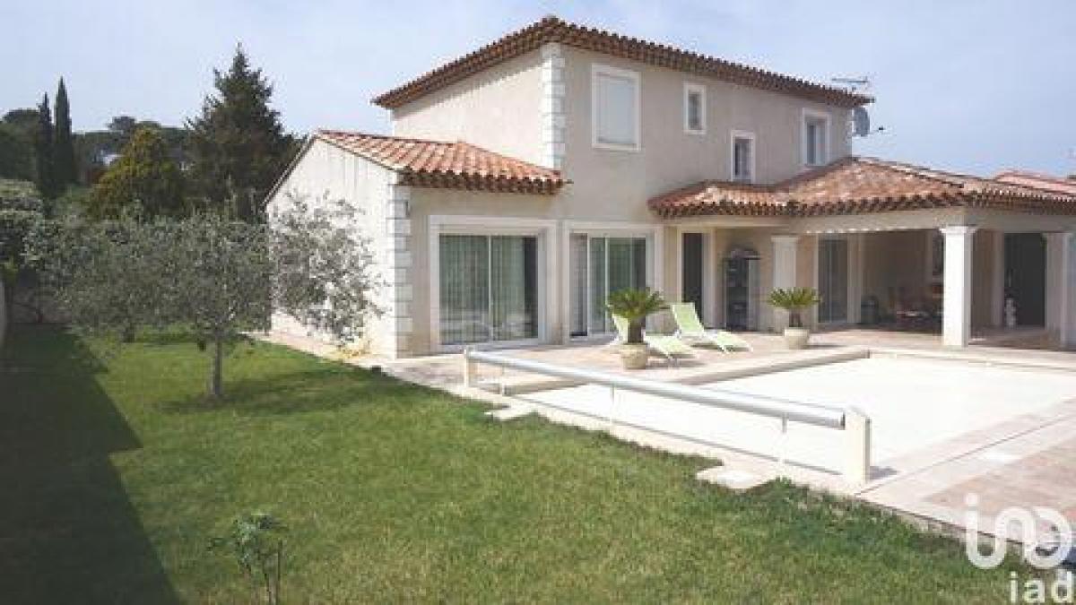 Picture of Home For Sale in La Crau, Provence-Alpes-Cote d'Azur, France