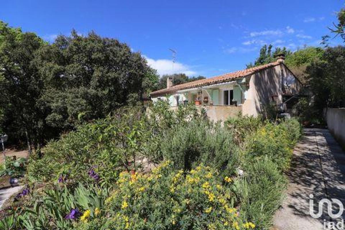 Picture of Home For Sale in Puget, Provence-Alpes-Cote d'Azur, France