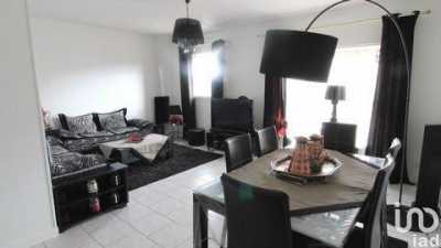 Condo For Sale in Maurepas, France