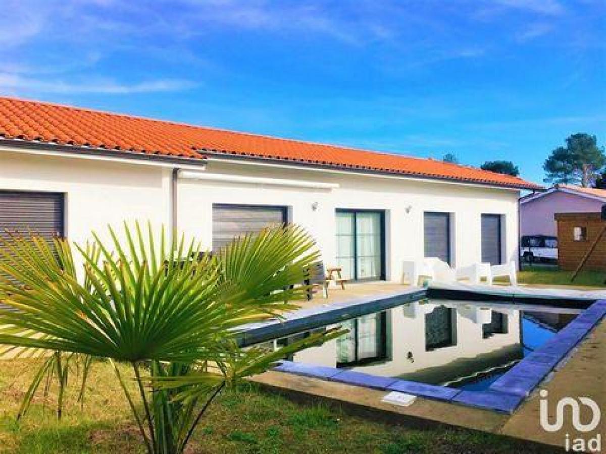 Picture of Home For Sale in Mimizan, Aquitaine, France