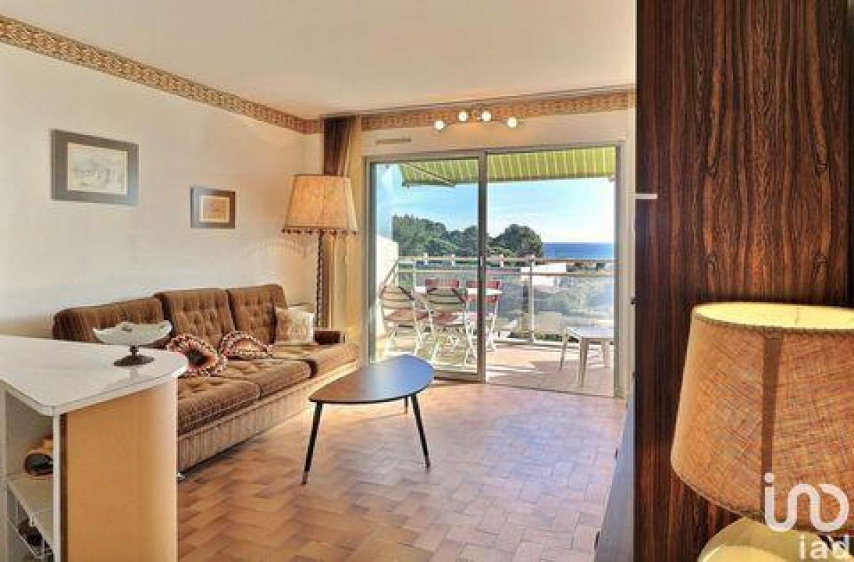 Picture of Apartment For Sale in La Ciotat, Provence-Alpes-Cote d'Azur, France