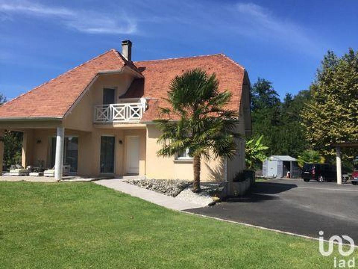 Picture of Home For Sale in Pau, Aquitaine, France