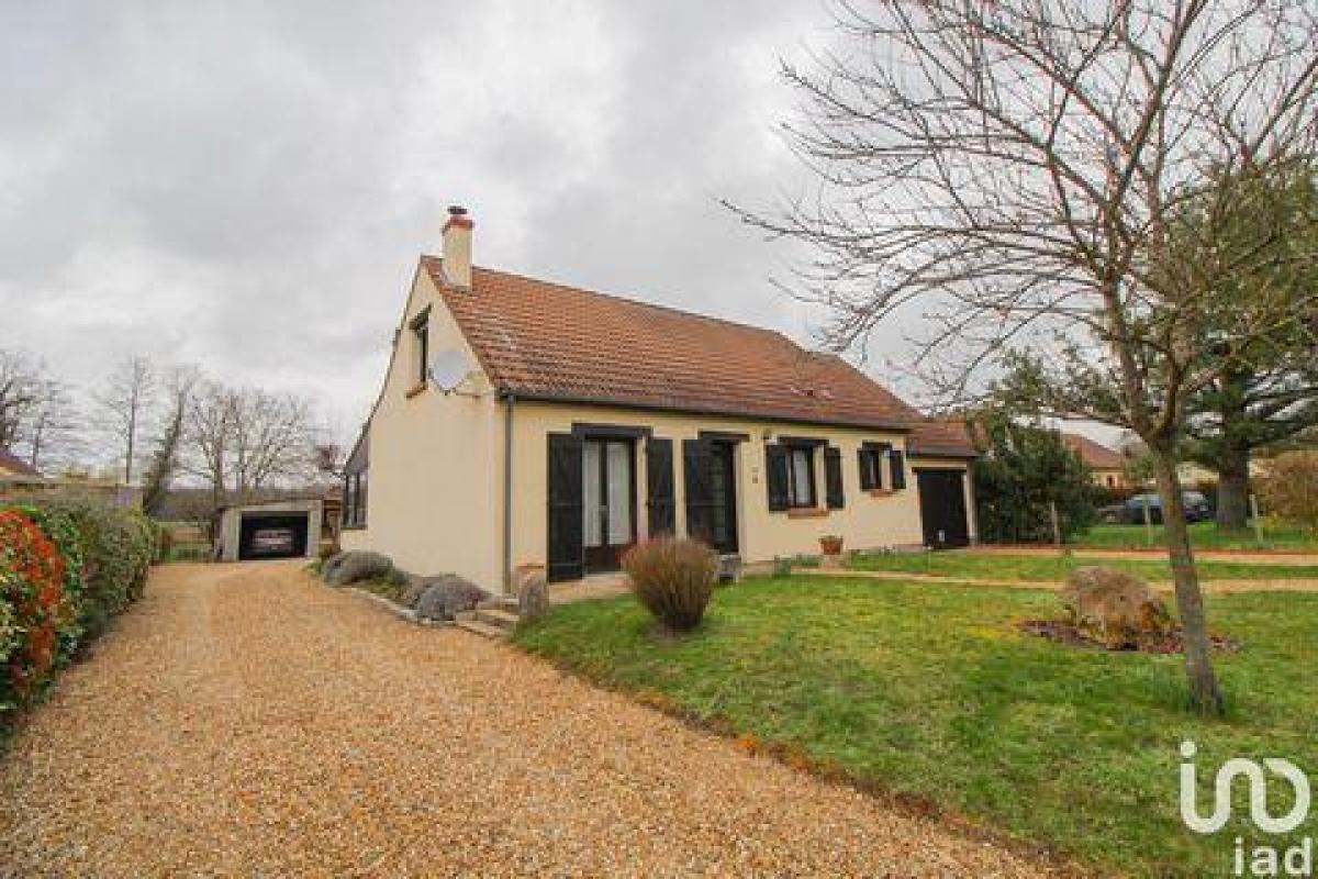 Picture of Home For Sale in Villemandeur, Centre, France