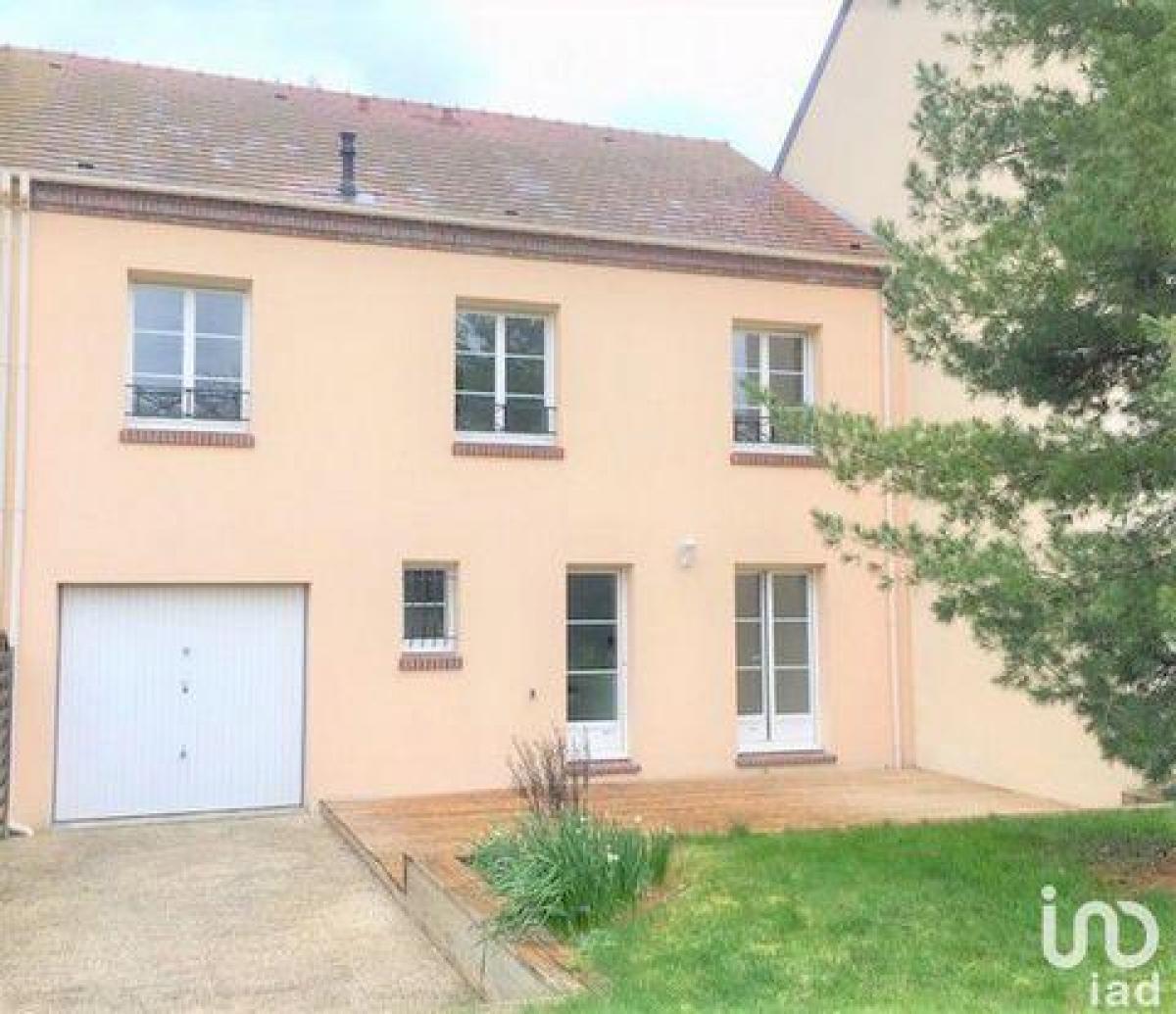 Picture of Home For Sale in Amilly, Centre, France