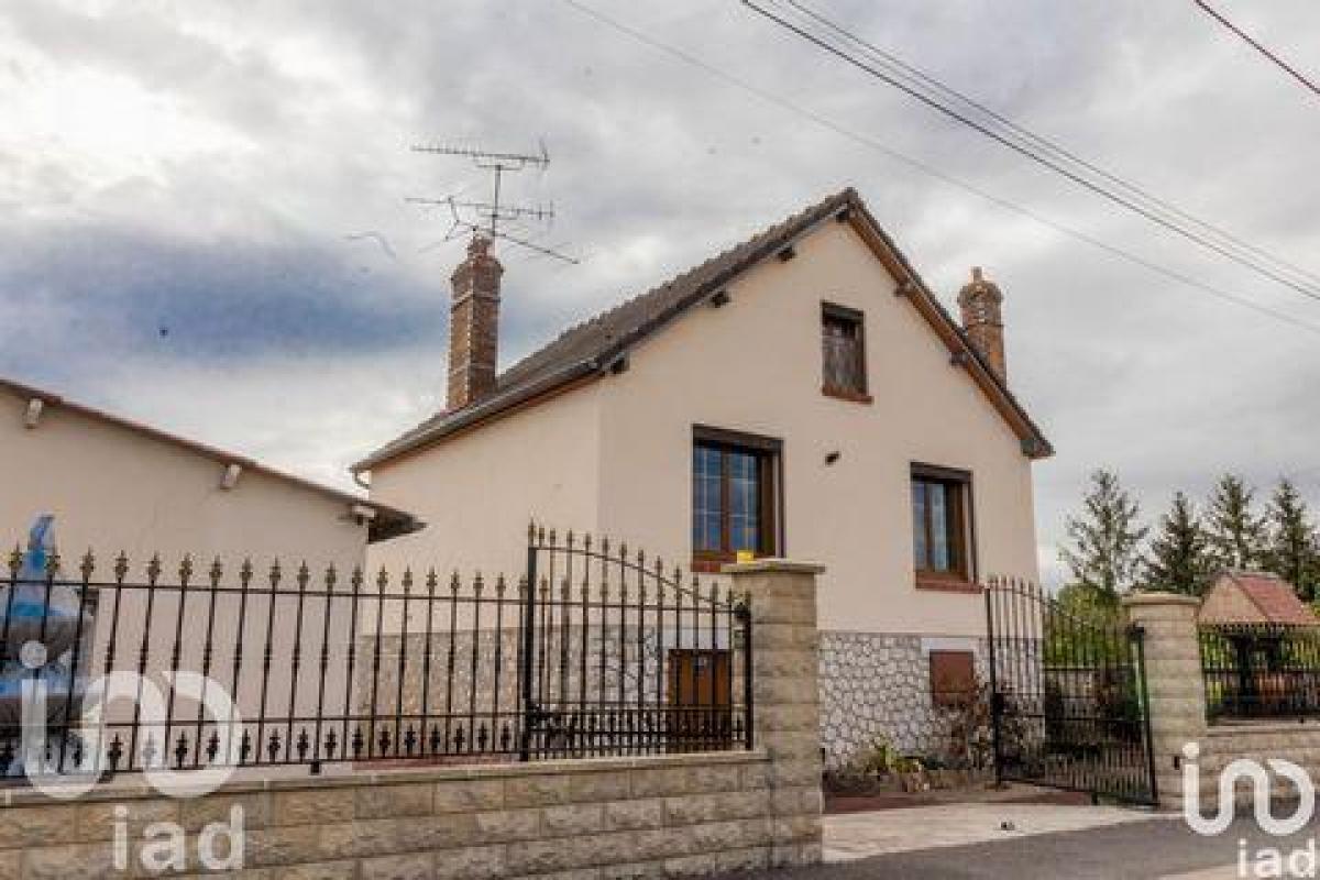 Picture of Home For Sale in Amilly, Centre, France