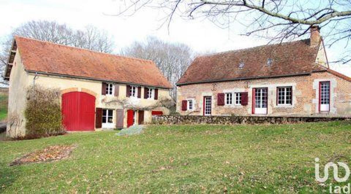 Picture of Home For Sale in Moulins, Auvergne, France
